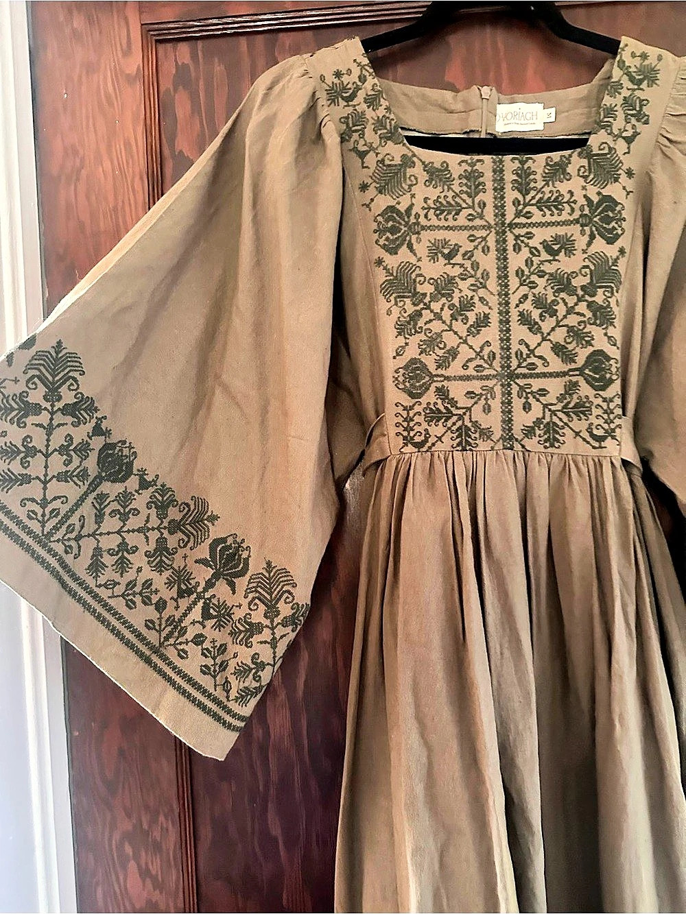 Voriagh "Mivilud" Embroidered Maxi Dress in green - Picture 5 of 13